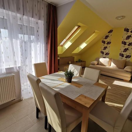 Szabo Apartman Sárvár Extérieur photo
