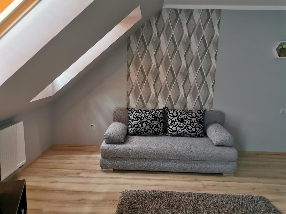Szabo Apartman Sárvár Extérieur photo