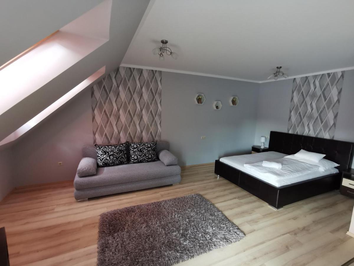 Szabo Apartman Sárvár Extérieur photo